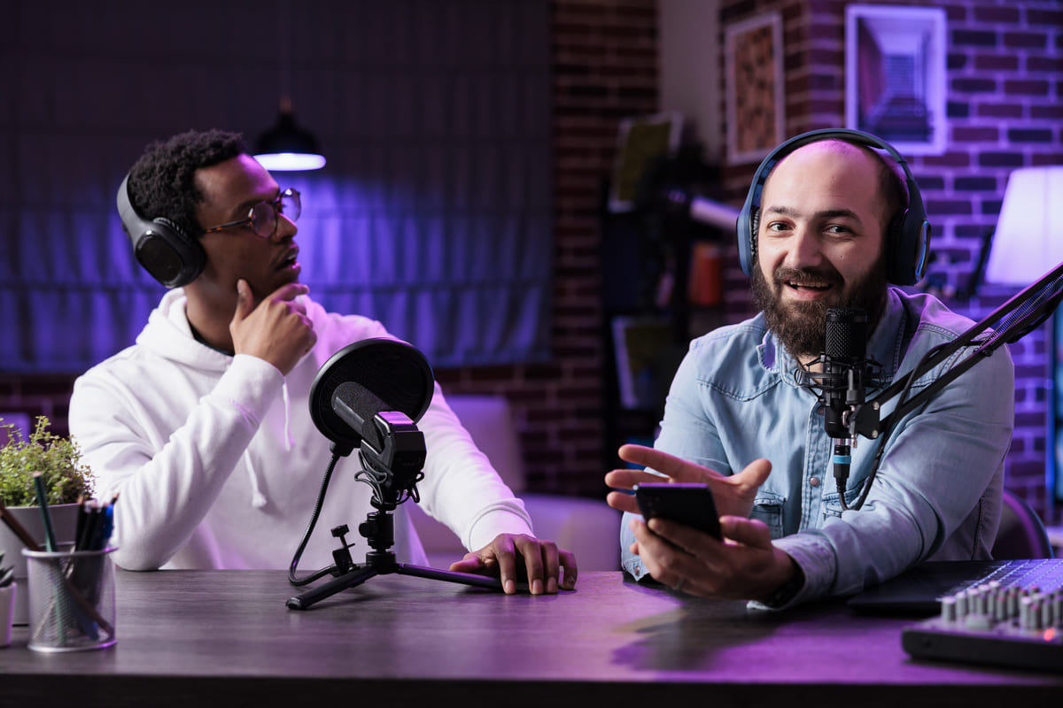 The Complete Beginner’s Guide to Starting Podcasts